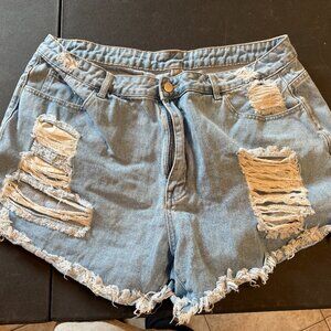 Shein Women’s Curve Ripped Raw Hem Light Wash Denim Shorts Size 2XL (133)